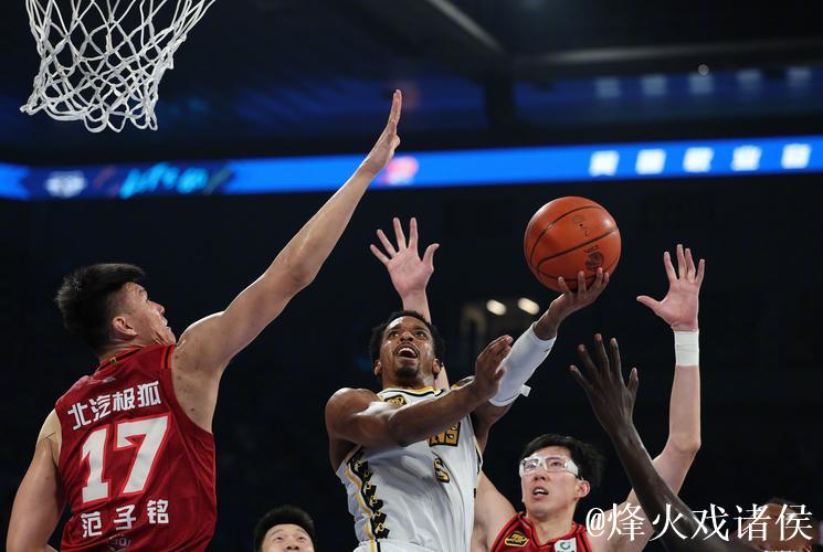 广厦今日惨败辽篮16分，而揭幕战则大胜山西14分