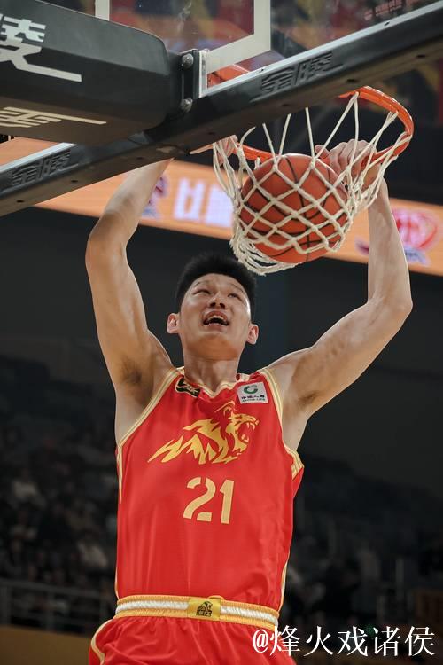 胡金秋16+6布朗轮休 北京单节7分遭广厦双杀