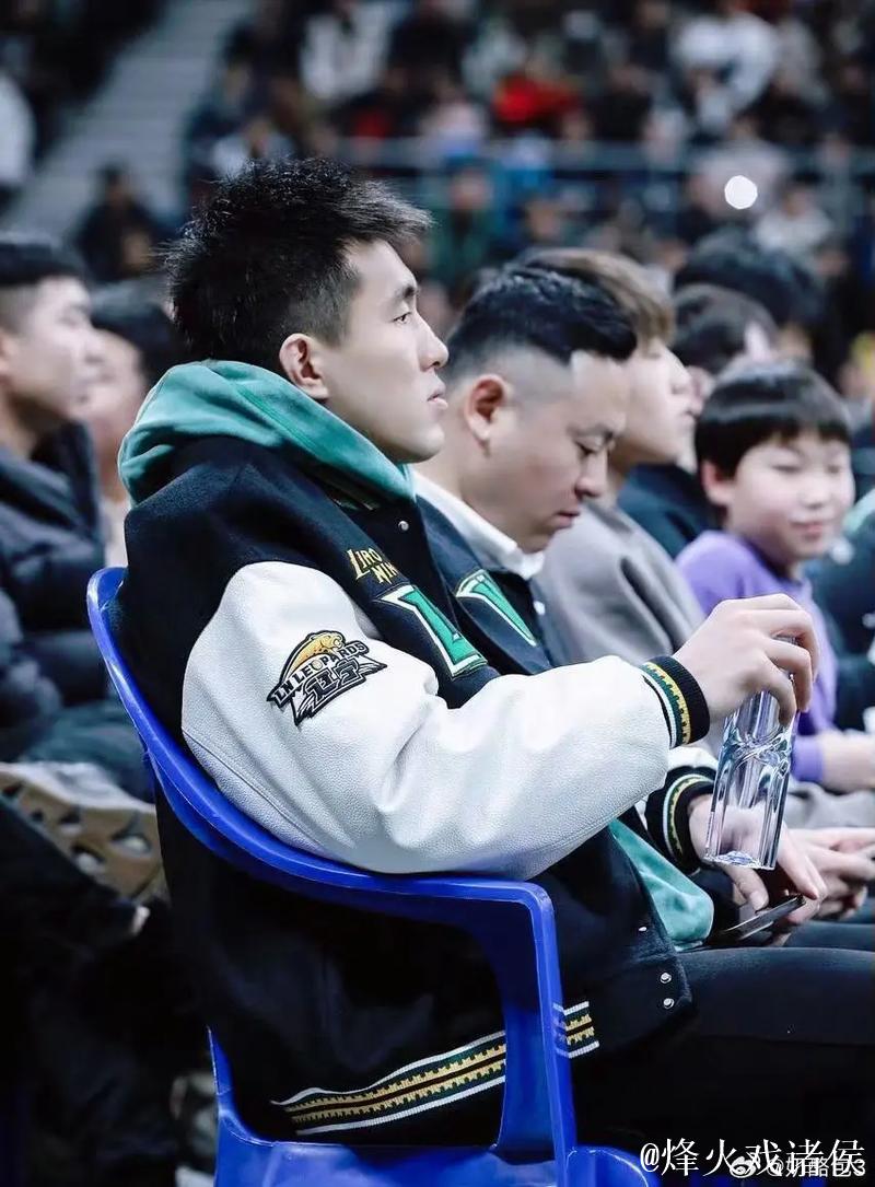 郭艾伦:辽宁球迷们很爱我 我真的舍不得他们 郭艾伦:辽宁球迷们很爱我 我真的舍不得他们